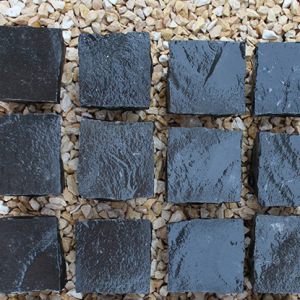 Basalt Pflaster 8x8x8 cm spaltrau